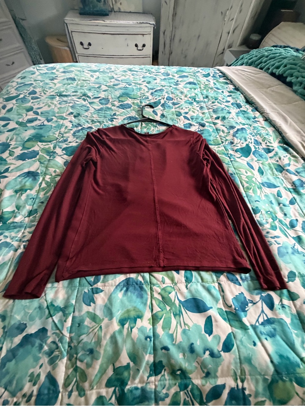 Ann Taylor Long Sleeve Crewneck Top in Burgundy